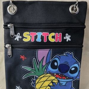 Pineapple Stitch Passport Bag